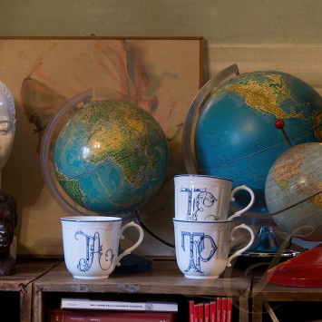 Кружка 0,4л коллекции Corona Monogram Blue Cobalto бренда Richard Ginori