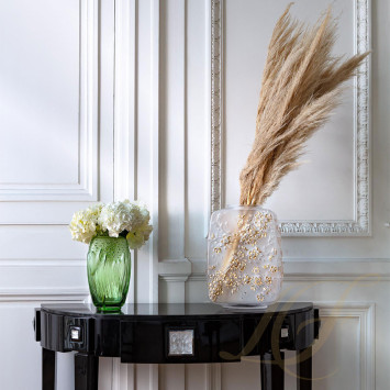 Консольный стол с черной гранитной столешницей 