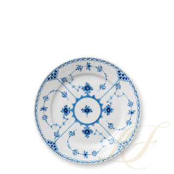 Тарелка закусочная 22см коллекции Blue Fluted Half Lace бренда Royal Copenhagen