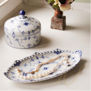 Бонбоньерка 13см коллекции Blue Fluted Plain бренда Royal Copenhagen