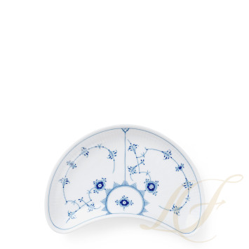 Тарелка закусочная полумесяц 22см коллекции Blue Fluted Plain бренда Royal Copenhagen