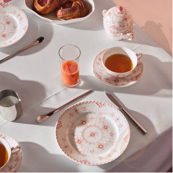 Тарелка десертная 19см коллекции Coral Fluted Half Lace бренда Royal Copenhagen