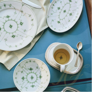 Тарелка закусочная 25см коллекции Green Fluted Plain бренда Royal Copenhagen