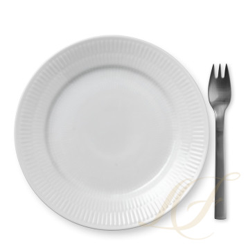 Тарелка десертная 19см коллекции White Fluted бренда Royal Copenhagen