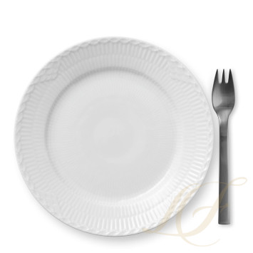 Тарелка закусочная 19см коллекции White Fluted Half Lace бренда Royal Copenhagen